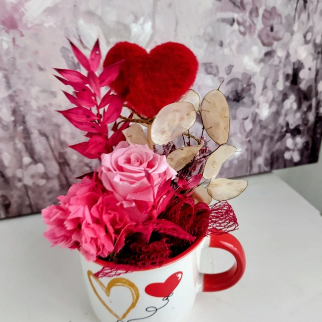 Tasse aux coeurs rose et rouge